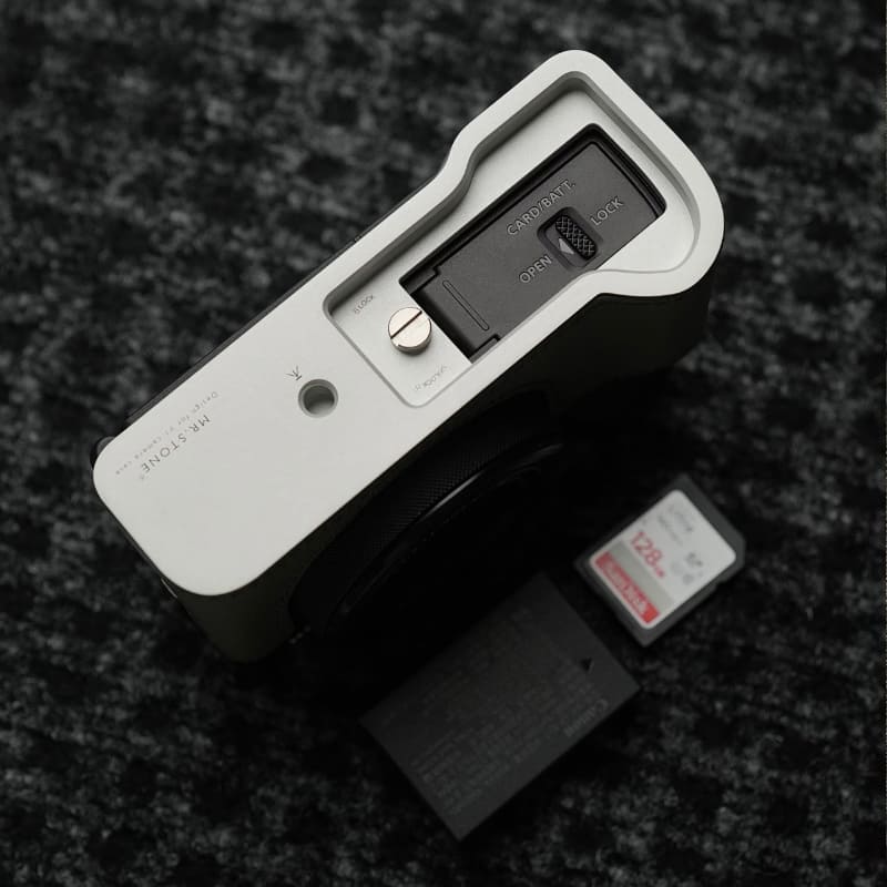 GFX100RF」「LUMIX S9」「PowerShot V1」用の本革ボディケース