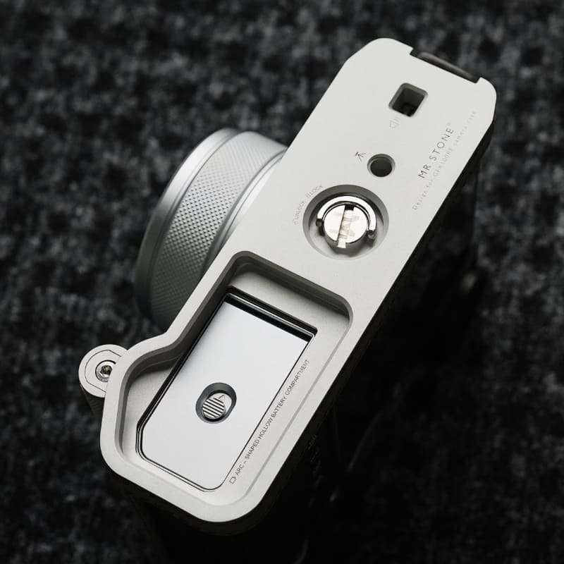 GFX100RF」「LUMIX S9」「PowerShot V1」用の本革ボディケース