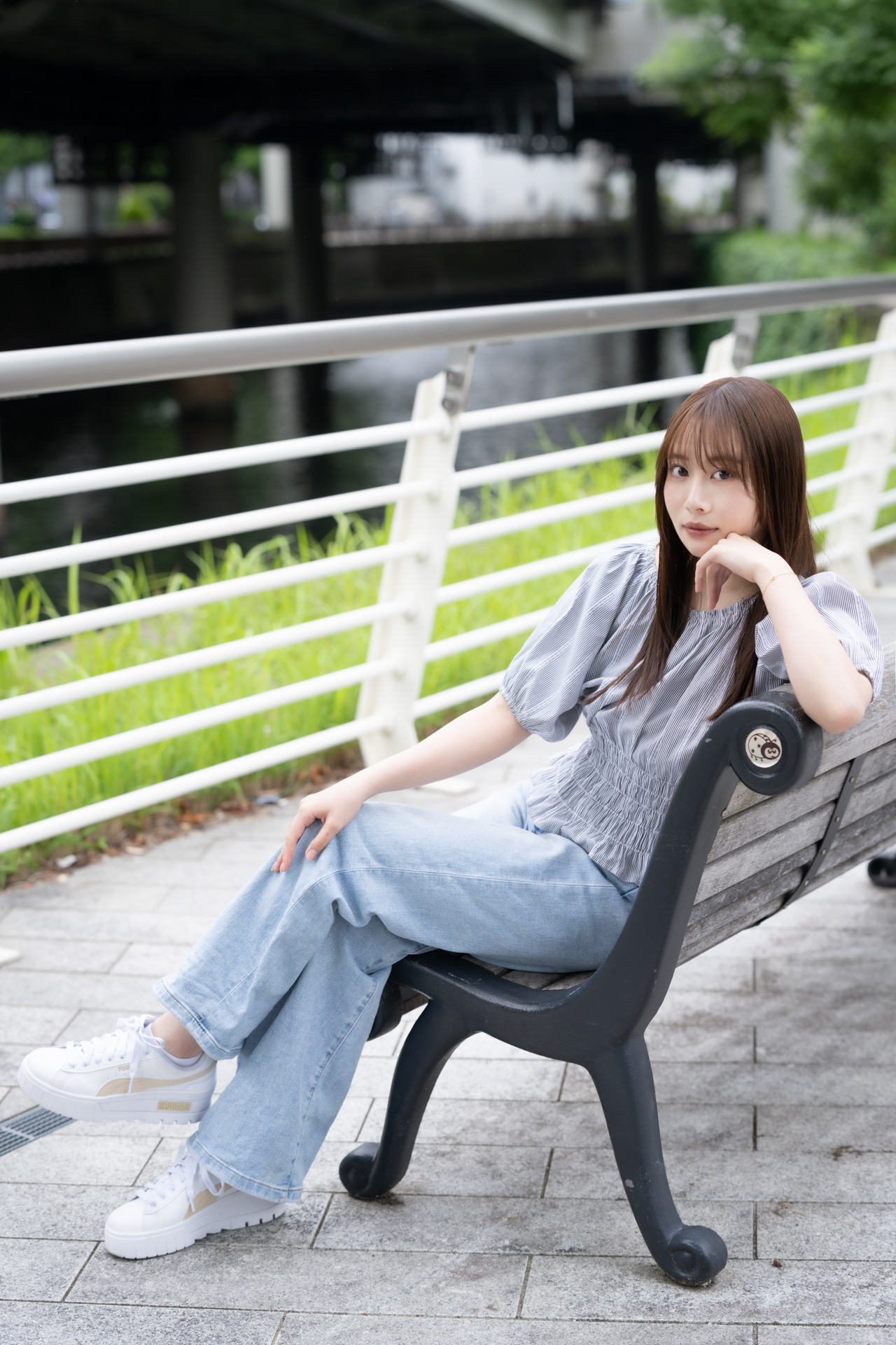 撮影：魚住誠一／モデル：十河茉由<br><span class="fnt-85">ソニー α7R V／FE 50-150mm F2 GM／59mm／マニュアル露出（1/320秒、F2.8）／ISO 200</span>