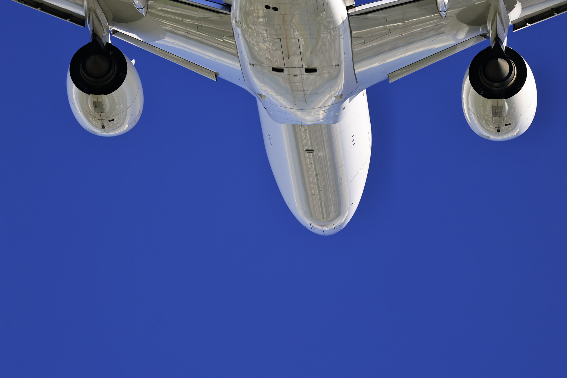 視線入力は突然飛び込んでくるヒコーキに有効だ