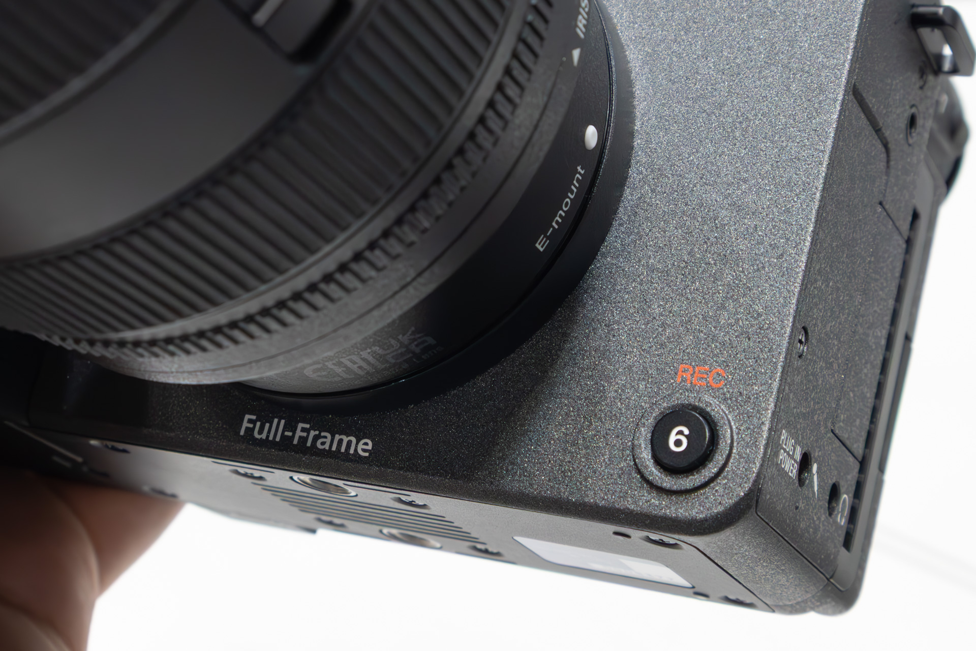 前面にも録画ボタンがある