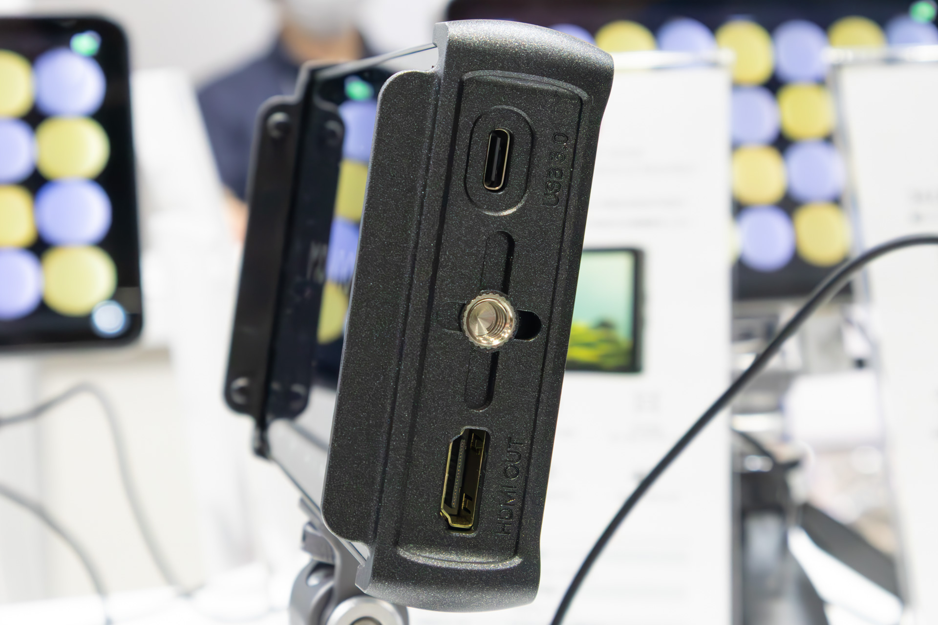 USB Type-C端子も備えている