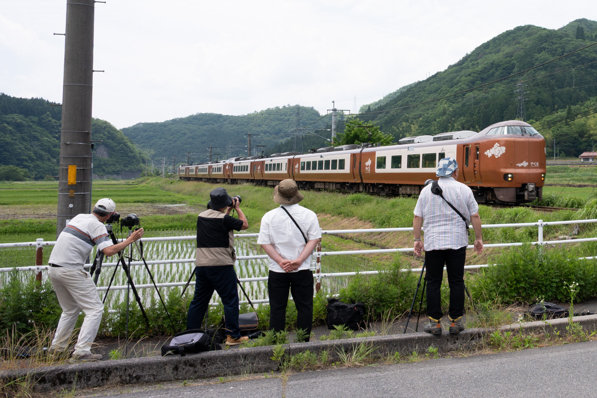 まずは「やくも」を撮影