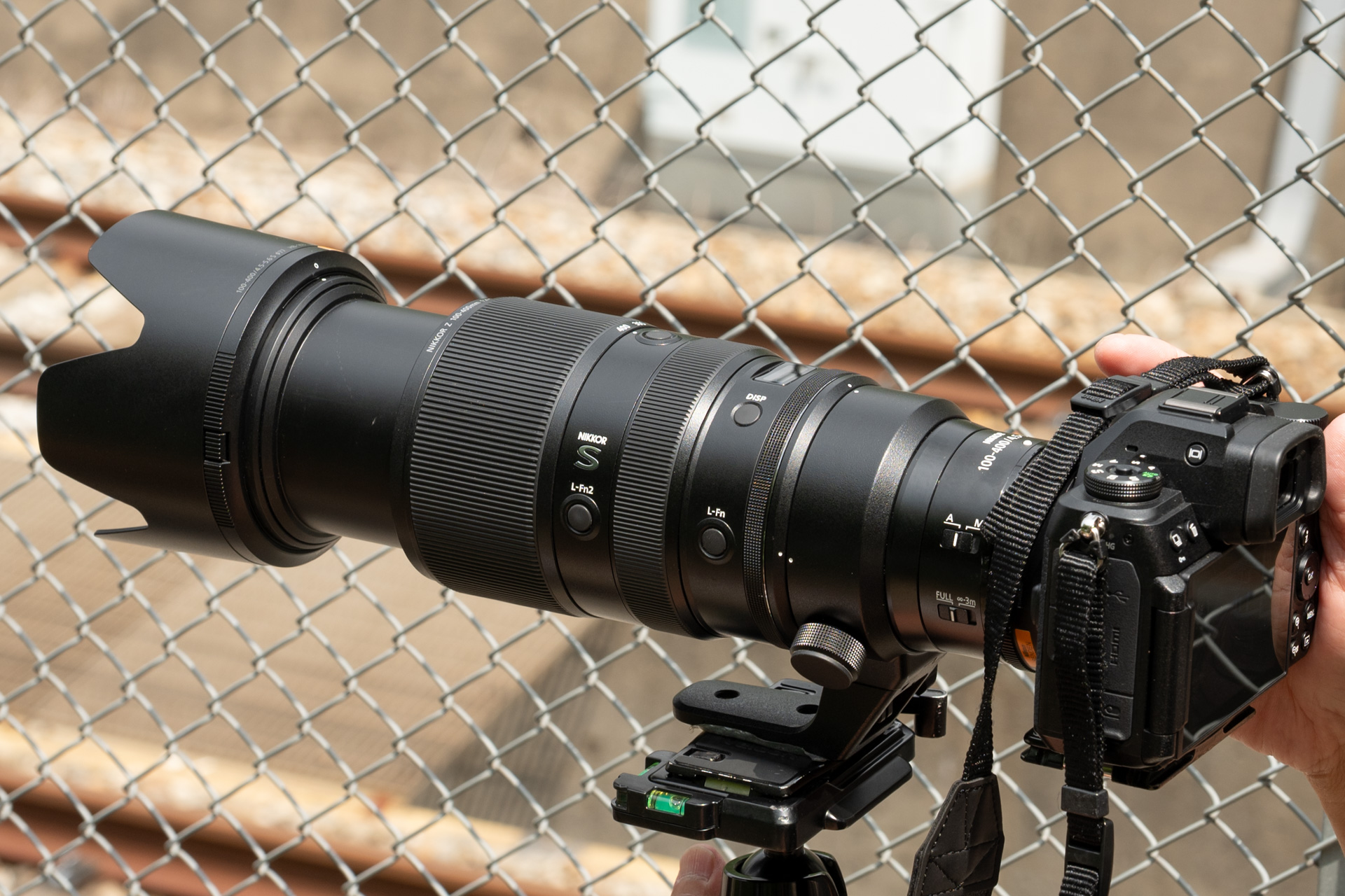 今回貸し出された超望遠レンズの一つNIKKOR Z 100-400mm f/4.5-5.6 VR S