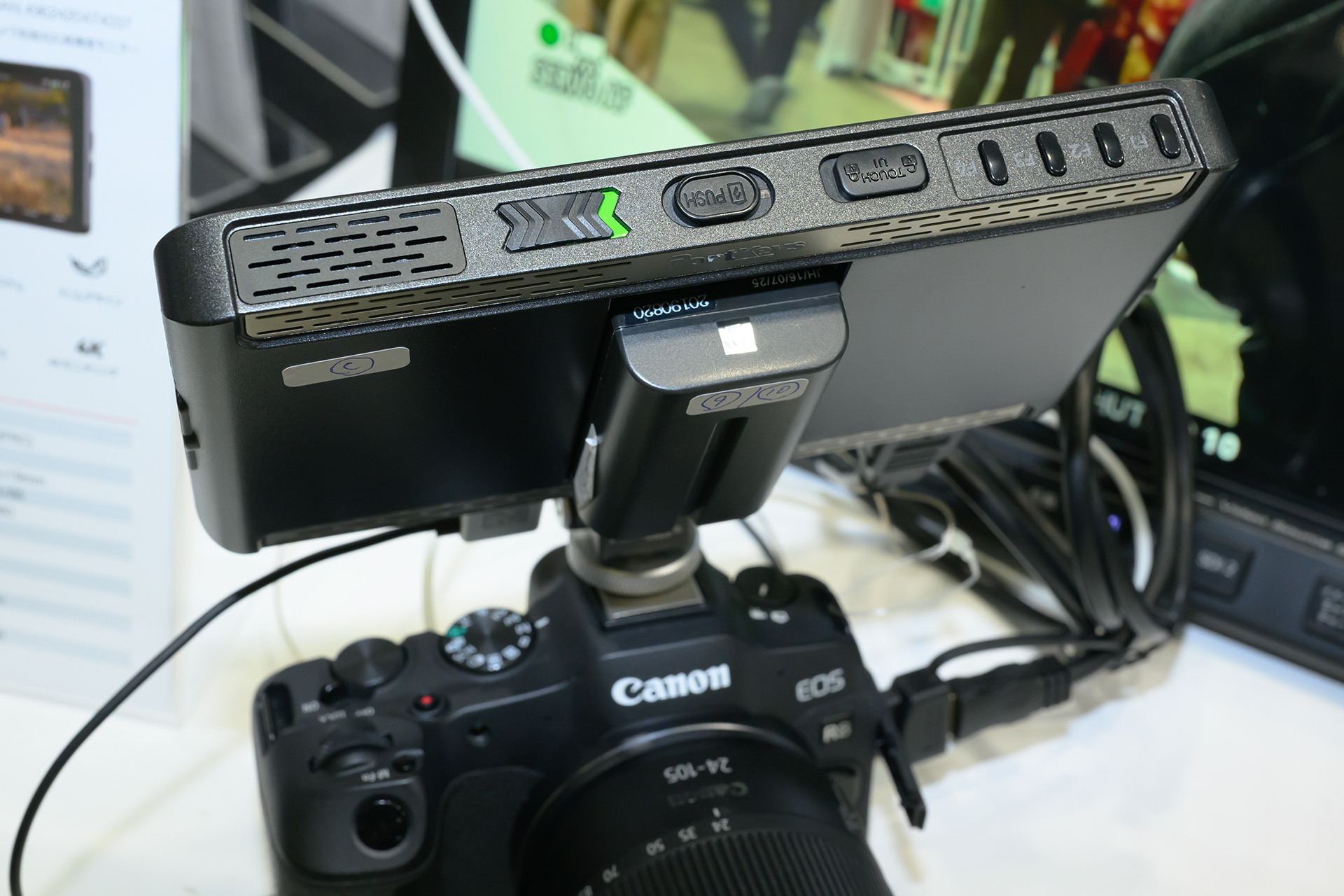 DC電源のほか、バッテリーでも駆動にも対応