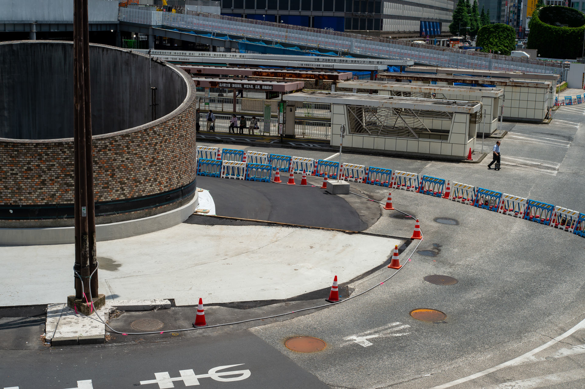 インフの性能を見てみます。ものすごくシャープという印象ではありませんが、画面平均的によい感じです。<br><span class="fnt-85">ニコン Df／ニッコールH・Cオート50mm F2／F8</span>