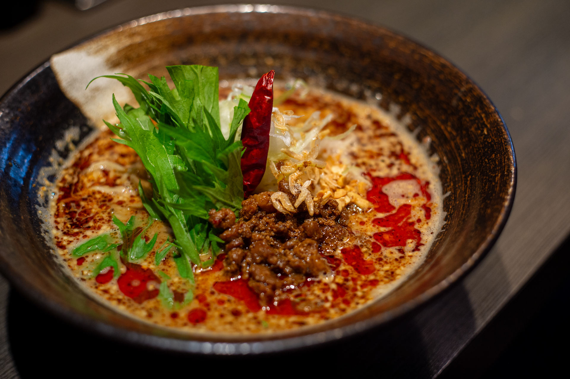 最短撮影距離が0.45mとなると、テーブルフォトや料理でも撮影しようかという気持ちになります。1絞り絞ると、ぐっと性能が上がります。<br><span class="fnt-85">ニコン Df／Aiニッコール50mm F2／F2.8</span>