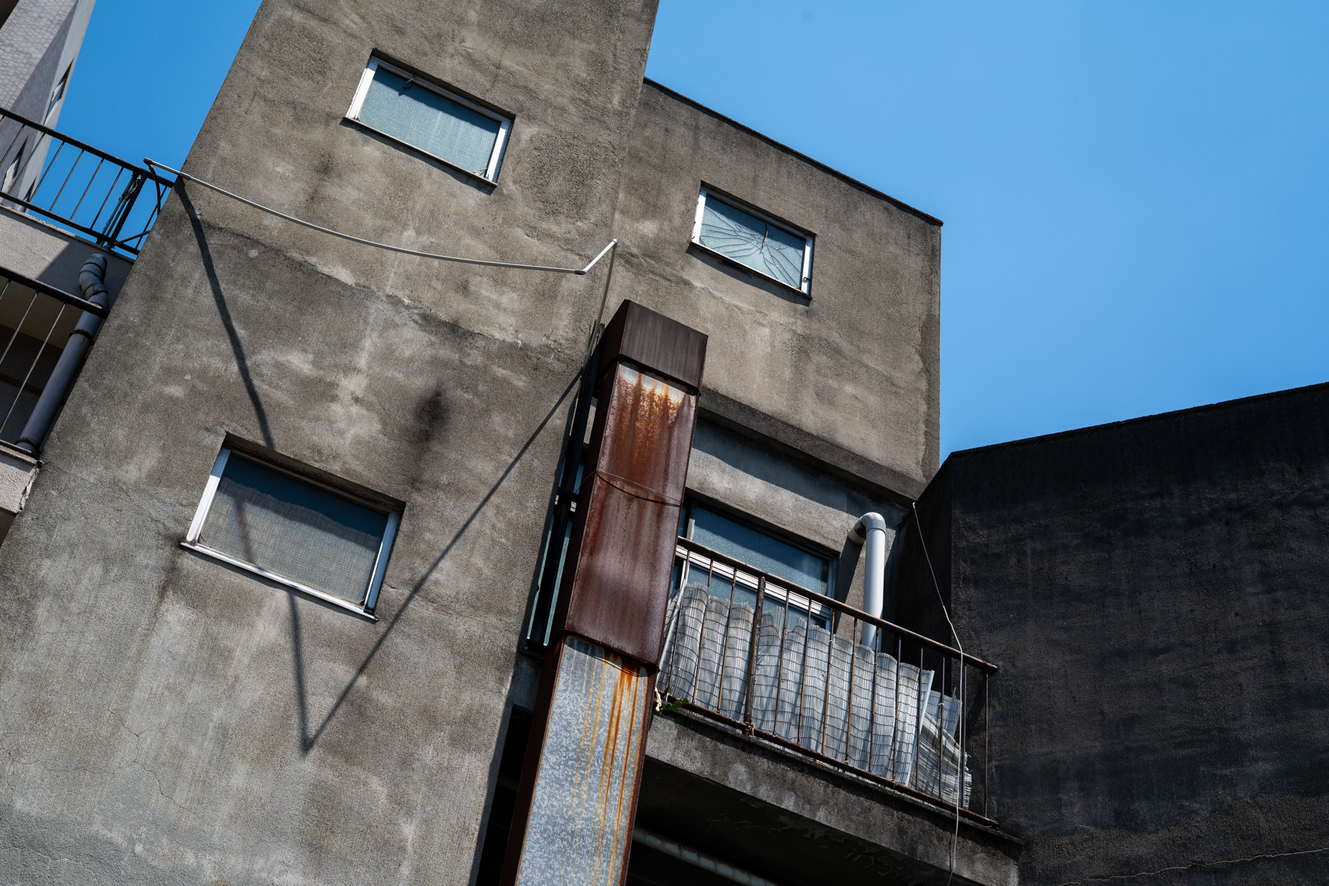 硝材なのかコーティング特性なのか、わずかに温調な描写ですが、質感描写はなかなかのものがあります。<br><span class="fnt-85">ニコン Df／ニッコールHオート50mm F2／F8</span>