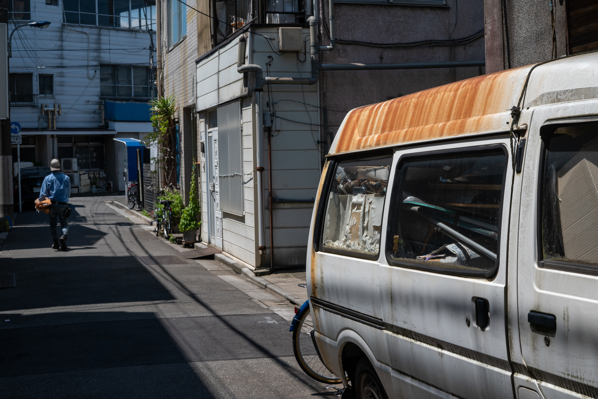 50mmレンズは絞り込むことで広角ふうに描写することもできます。50mm 1本ですべてをこなさねばならない時代もあったわけです。<br><span class="fnt-85">ニコン Z5II／ニッコールH・Cオート50mm F2／F11</span>