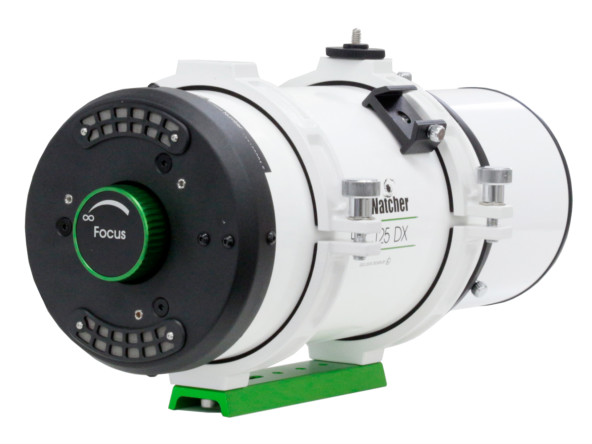 鏡筒後端にはフォーカスリングのほか、ベンチレーターも搭載