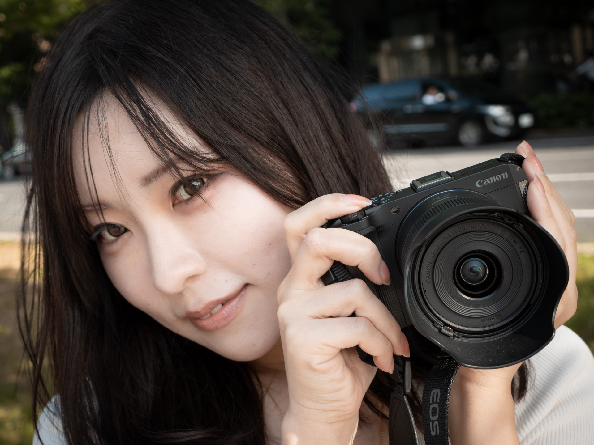 EOS R50 V。レンズはRF-S14-30mm F4-6.3 IS STM PZ（以下同）