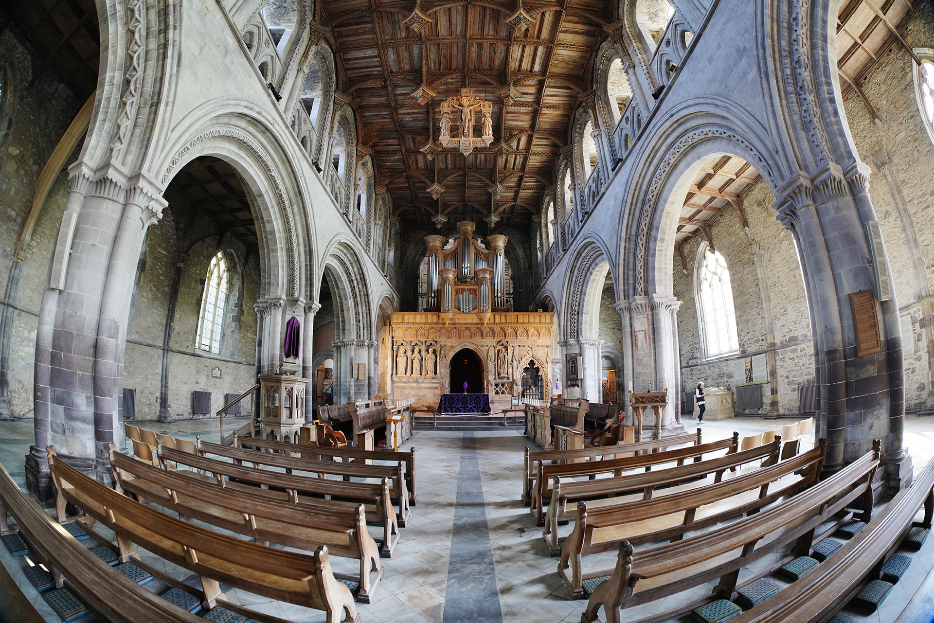 提供：株式会社サイトロンジャパン（15mm 対角魚眼 © Christopher Frost）