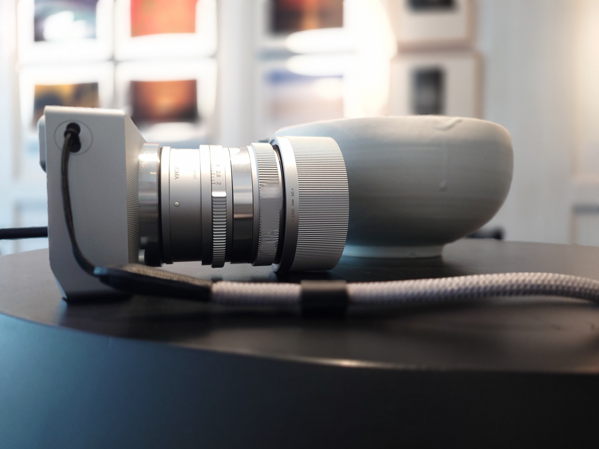 Sigma BFをテーブルに置きパチリ