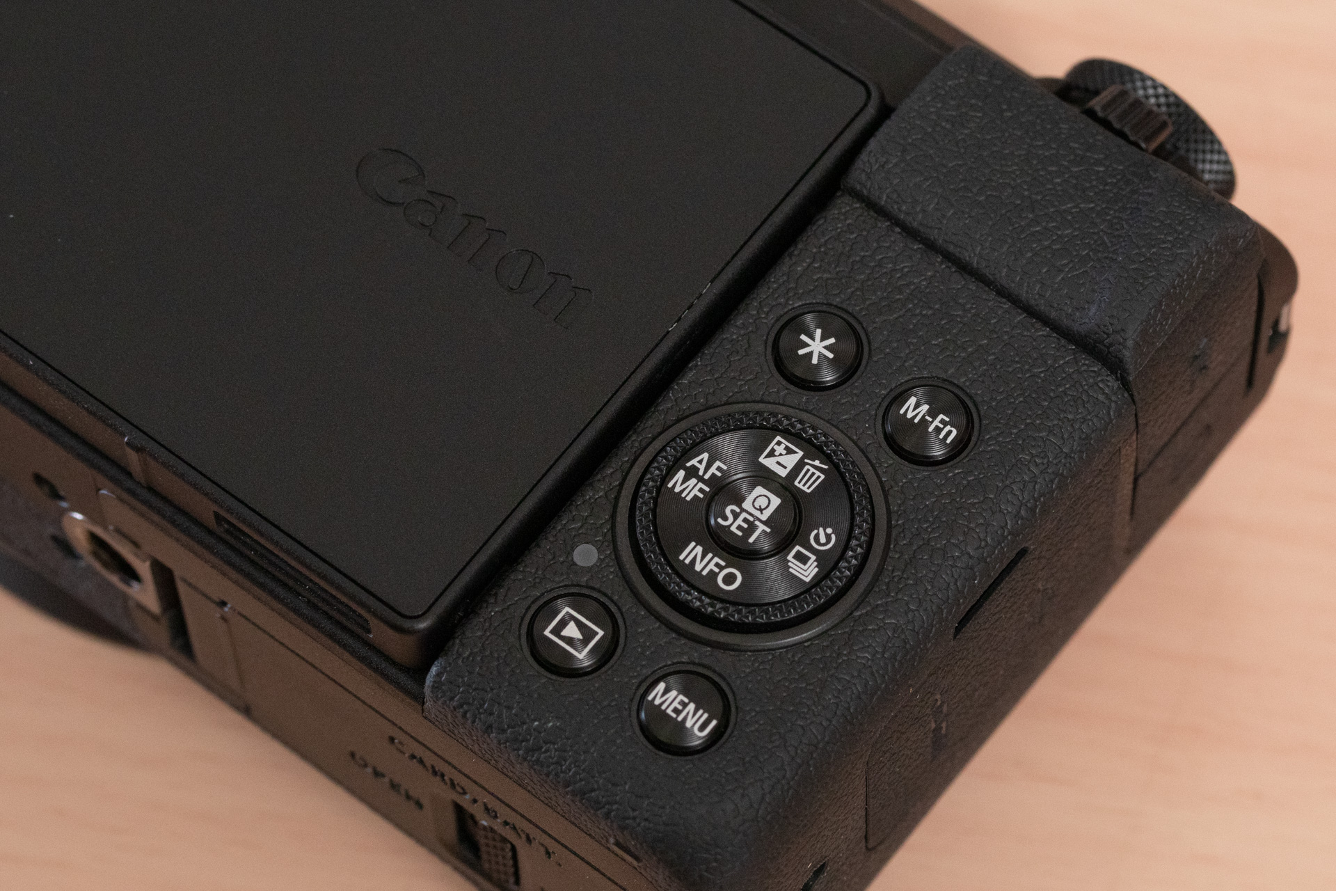 EOSでおなじみのボタンが並ぶ