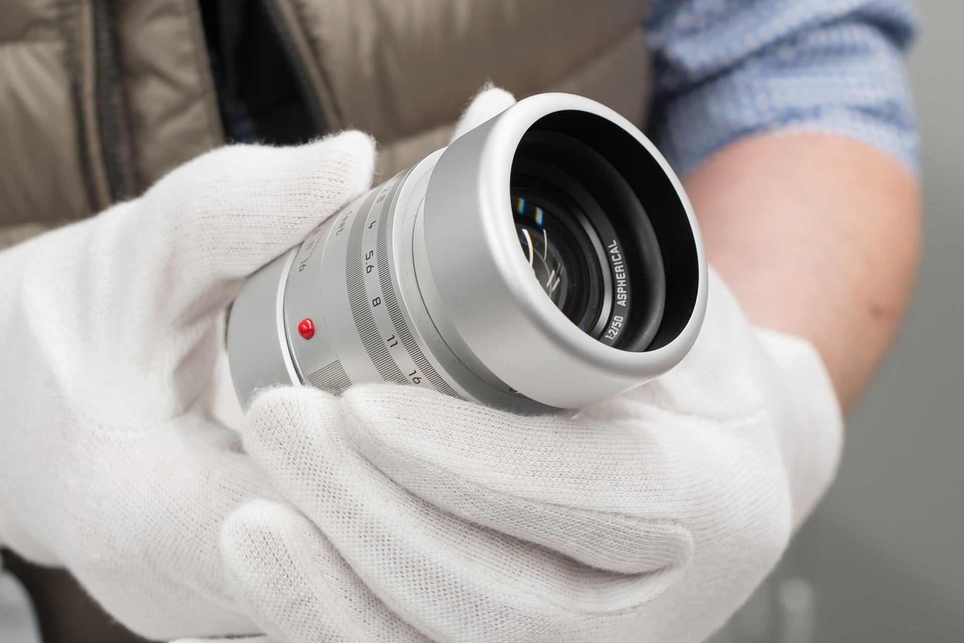 レンズは「アポ・ズミクロンM f2/50mm ASPH.」。光学系は通常品と同じだろうが、“フルスペル”だ