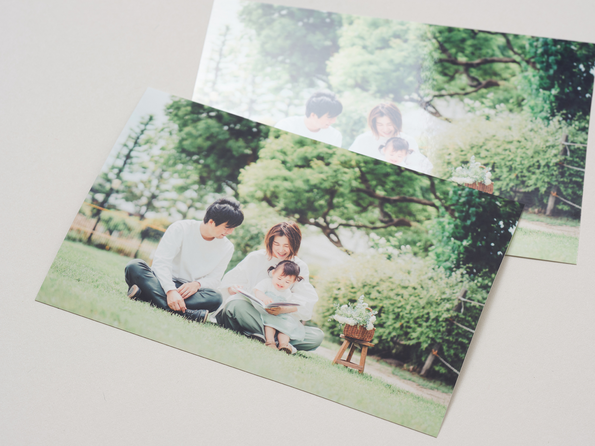 写真には反射を抑えた無光沢仕上げの「ディープマット」を使用