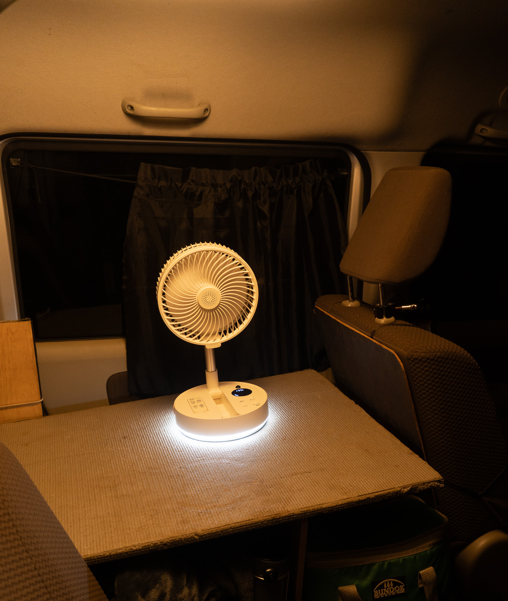 LEDライトの明るさは3段階。車内で使ってもなかなかいい雰囲気