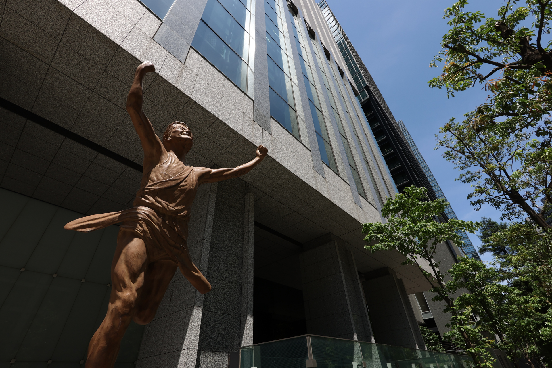 広角端（16mm相当）