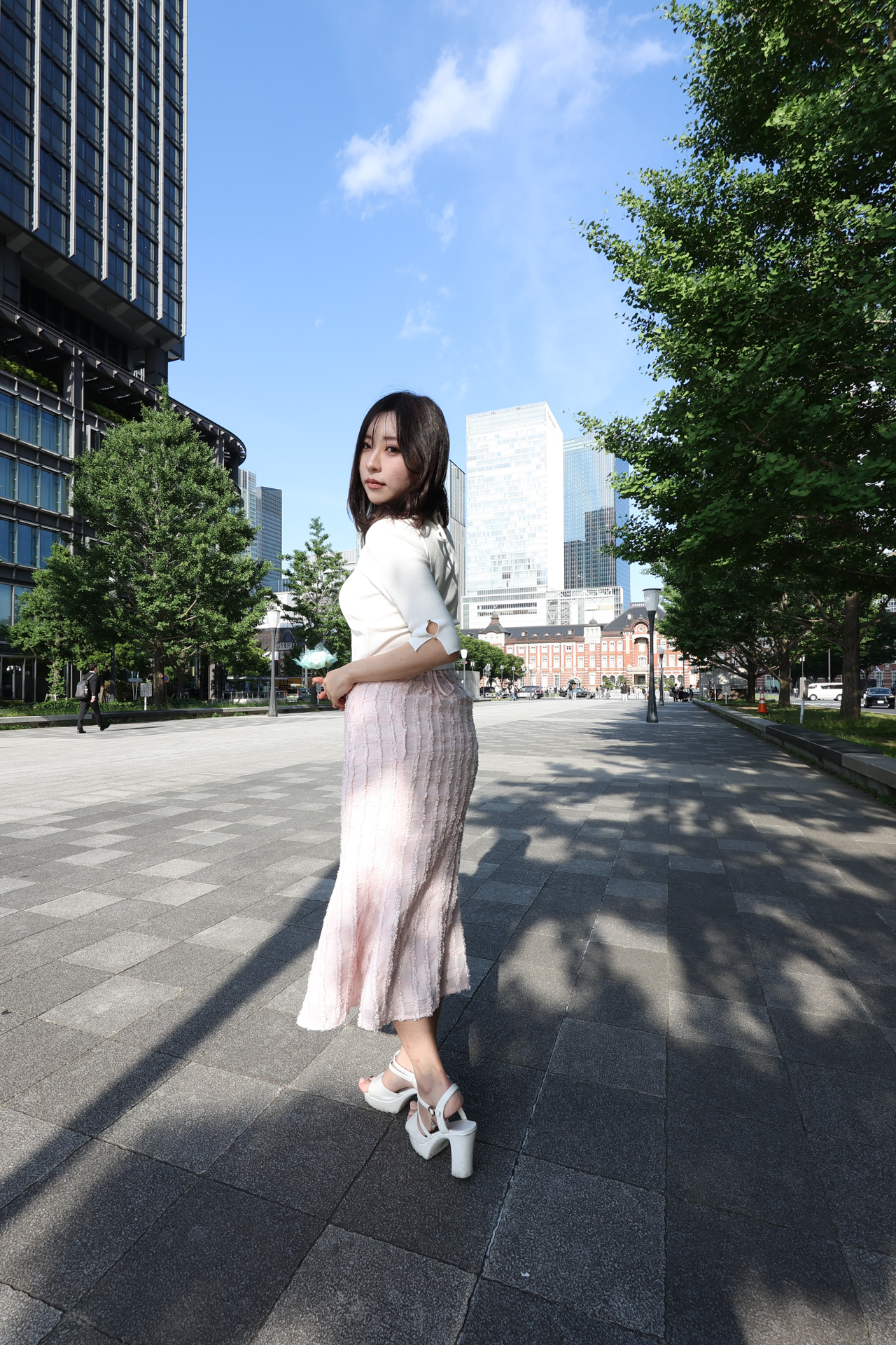 広角端で縦位置にすると空まで広々フレーミングできる<br>キヤノン PowerShot V1／8.2mm／絞り優先AE（1/250秒、F5.6、±0.0EV）／ISO 100