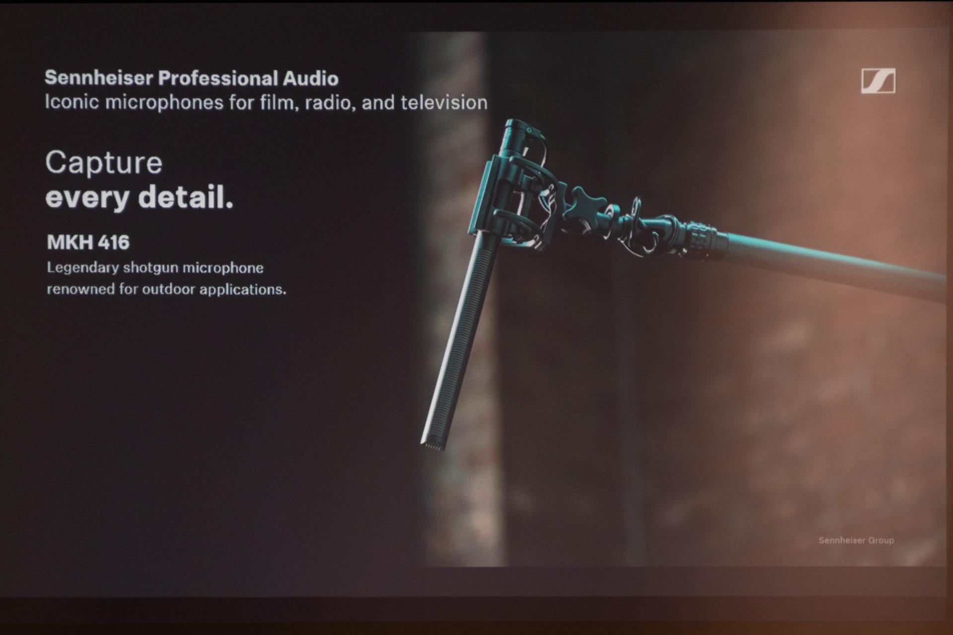 MKH 416。放送局などで定番となっているマイクで、発売50周年を迎えた