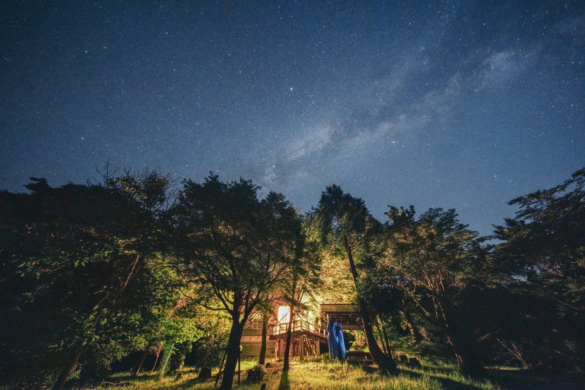 <span class="fnt-85">ソニー α7R V／9mm／マニュアル露出（F5.6、15秒）／ISO 12800／WB：オート</span>