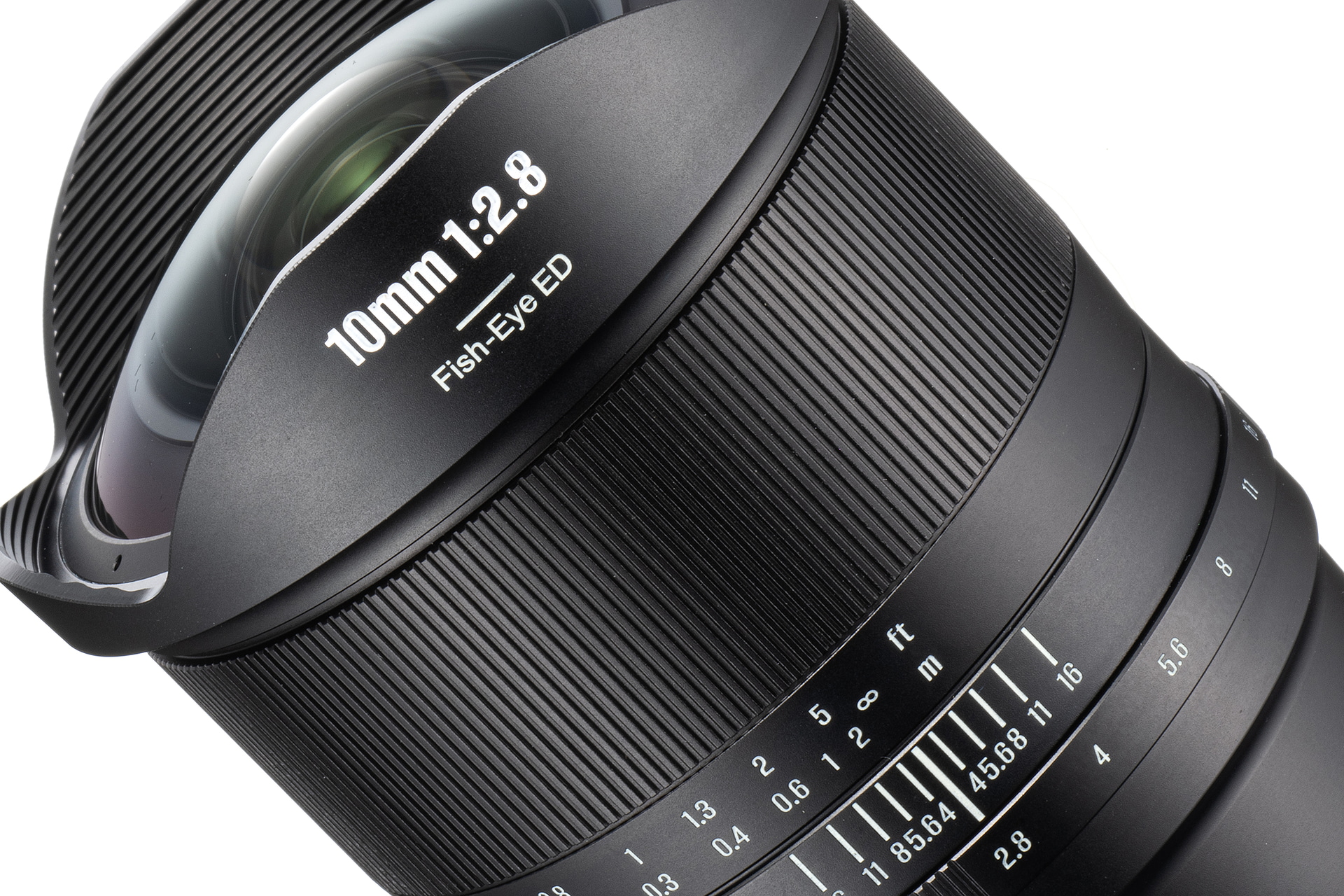 フォーカスリングの操作感が滑らかで、MFの操作性が高い。適度なトルク感があり、軽過ぎず重過ぎない絶妙なフィーリング。微調整がしやすく、無限遠の位置で滑らかにピントが合わせられるのでスピーディーに撮影できる