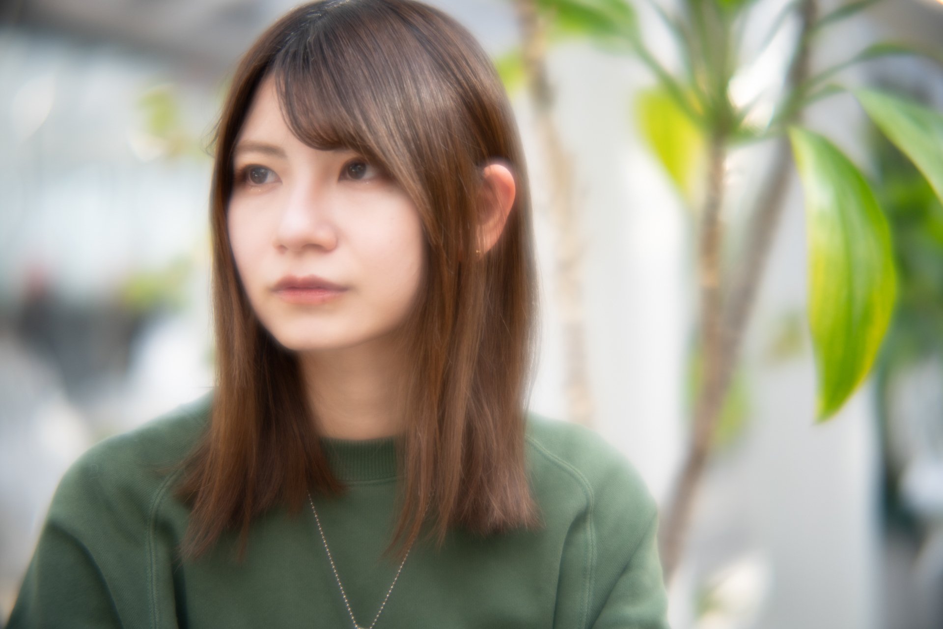 収差コントロールリングをアンダー側に目一杯まわして撮影しました。光線状態はフラットなので、全体にソフトフォーカス効果が強くなります。<br><span class="fnt-85">ソニー α7CR／PORTRAIT HELIAR 75mm F1.8／絞り優先AE（1/400秒、F1.8、＋0.7EV）／ISO 400</span>