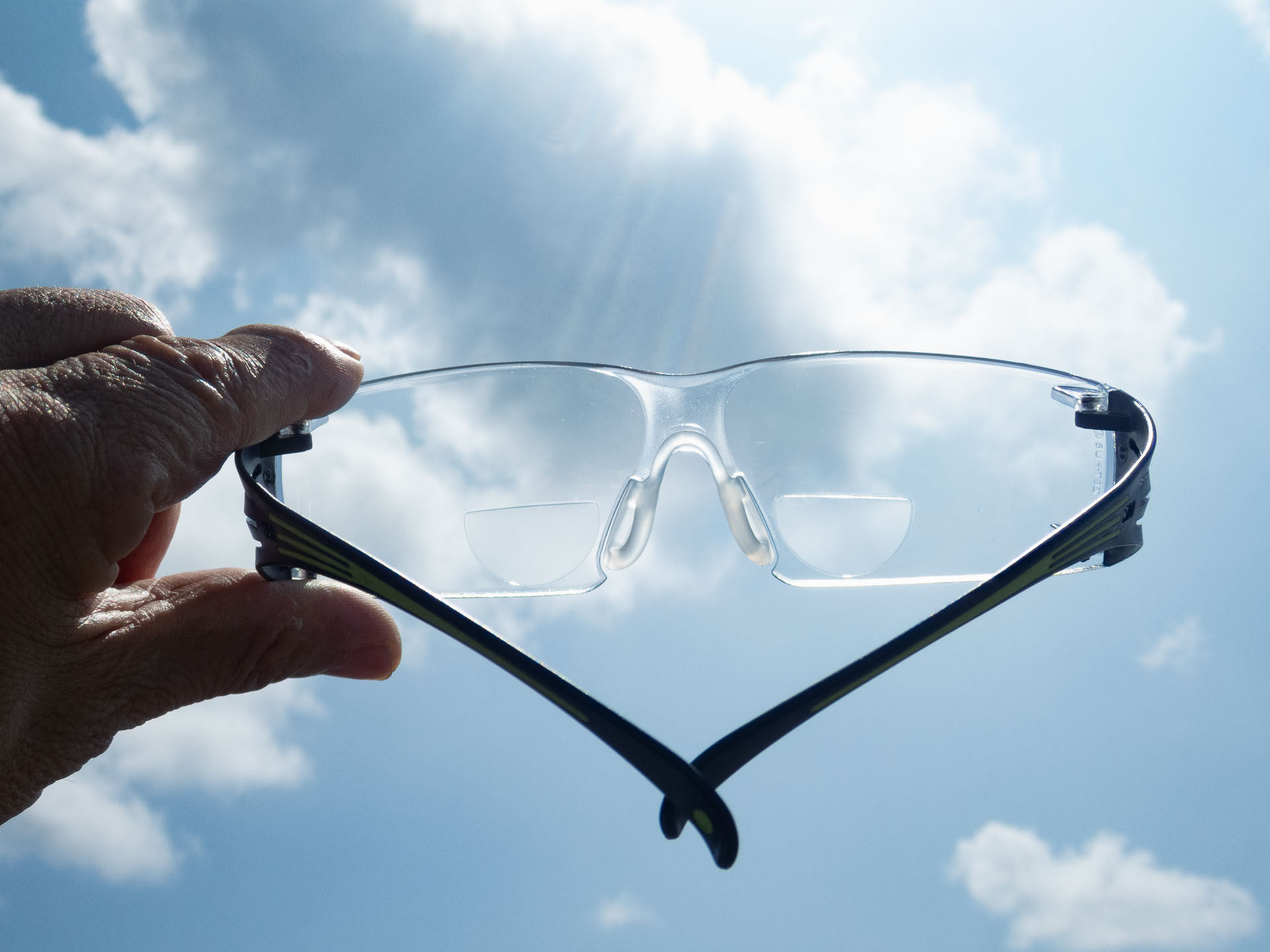 軽くて顔によくフィット。かけてることを忘れるくらい