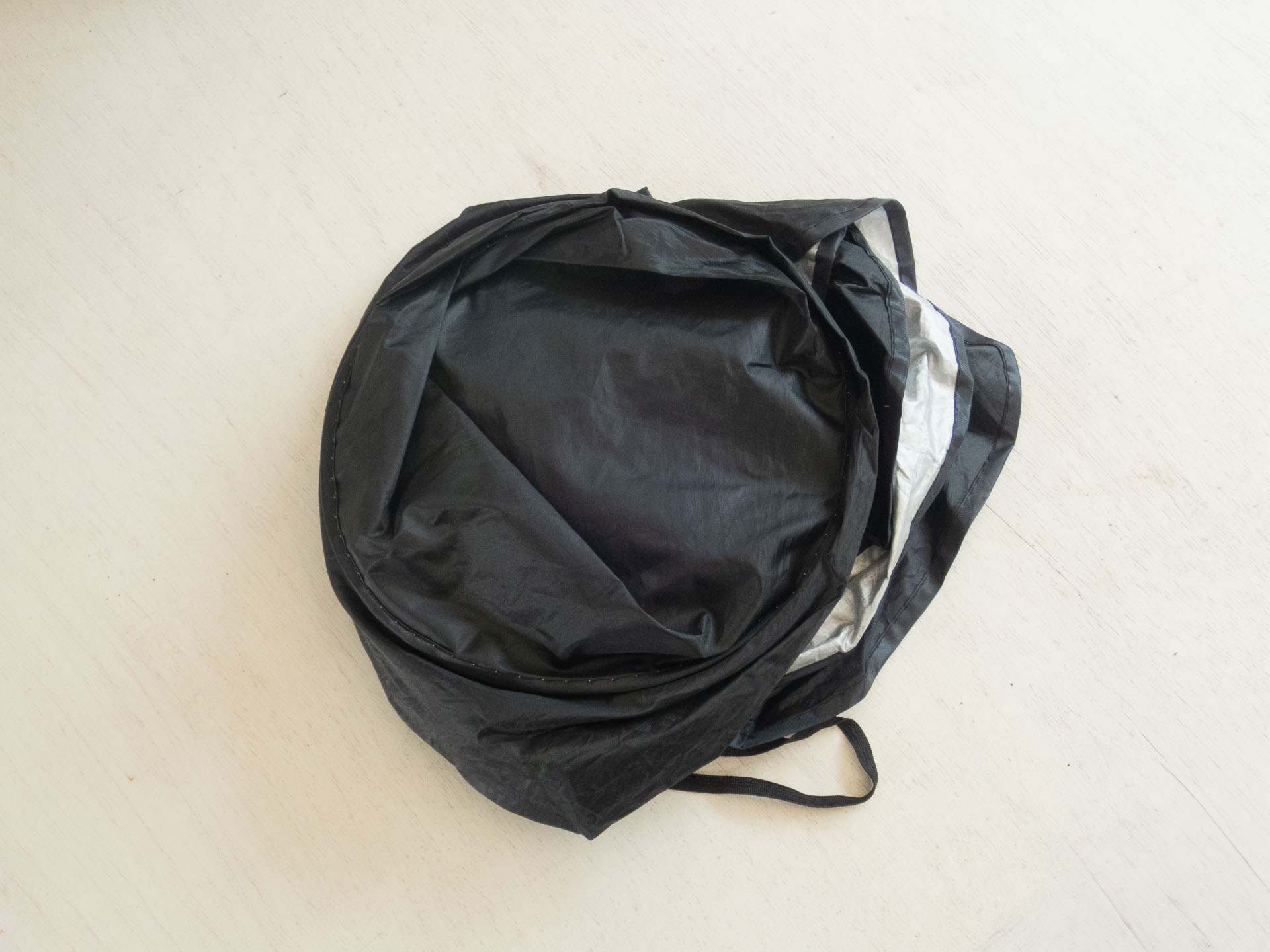 ポップアップタイプのサンシェード