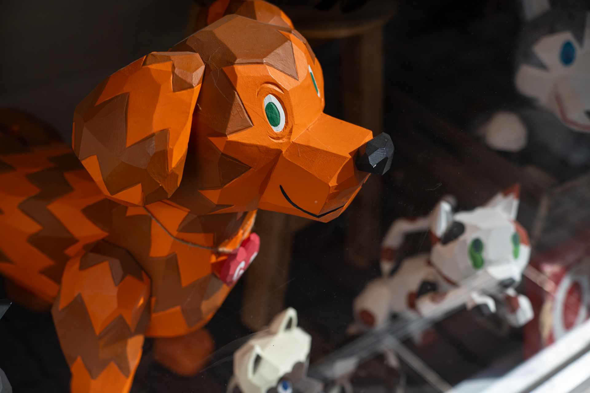 このレンズは開放でのボケよりも少し絞った方が整うことが経験でわかっています。とても素直な描写です。<br><span class="fnt-85">ニコン Z5II／SONY 50mm F1.4／50mm／絞り優先AE（1/8,000秒、F2.8、−0.7EV）／ISO 400</span>