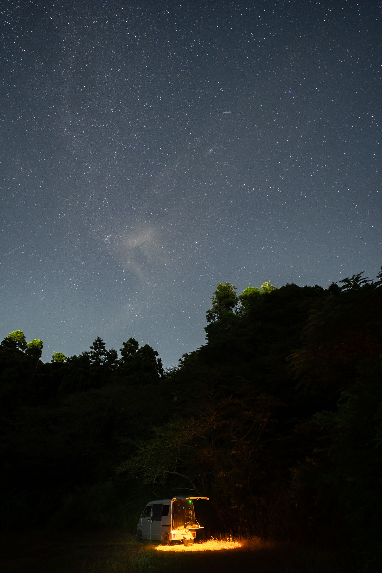 FL10は適度なスポット光になるので必要な部分だけを照らし、周りの雰囲気を壊さないのです