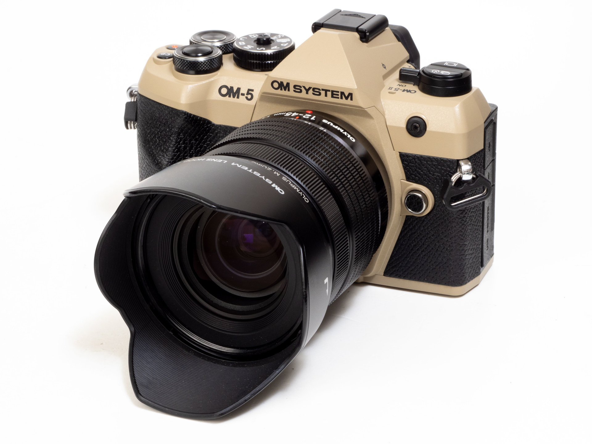 M.ZUIKO DIGITAL ED 12-45mm F4.0 PROを装着。キットレンズになっているようですが、お持ちでない人は購入しておいた方がいいかも。M.ZUIKO DIGITALレンズの描写の基準となる標準ズームレンズじゃないかなと思います。