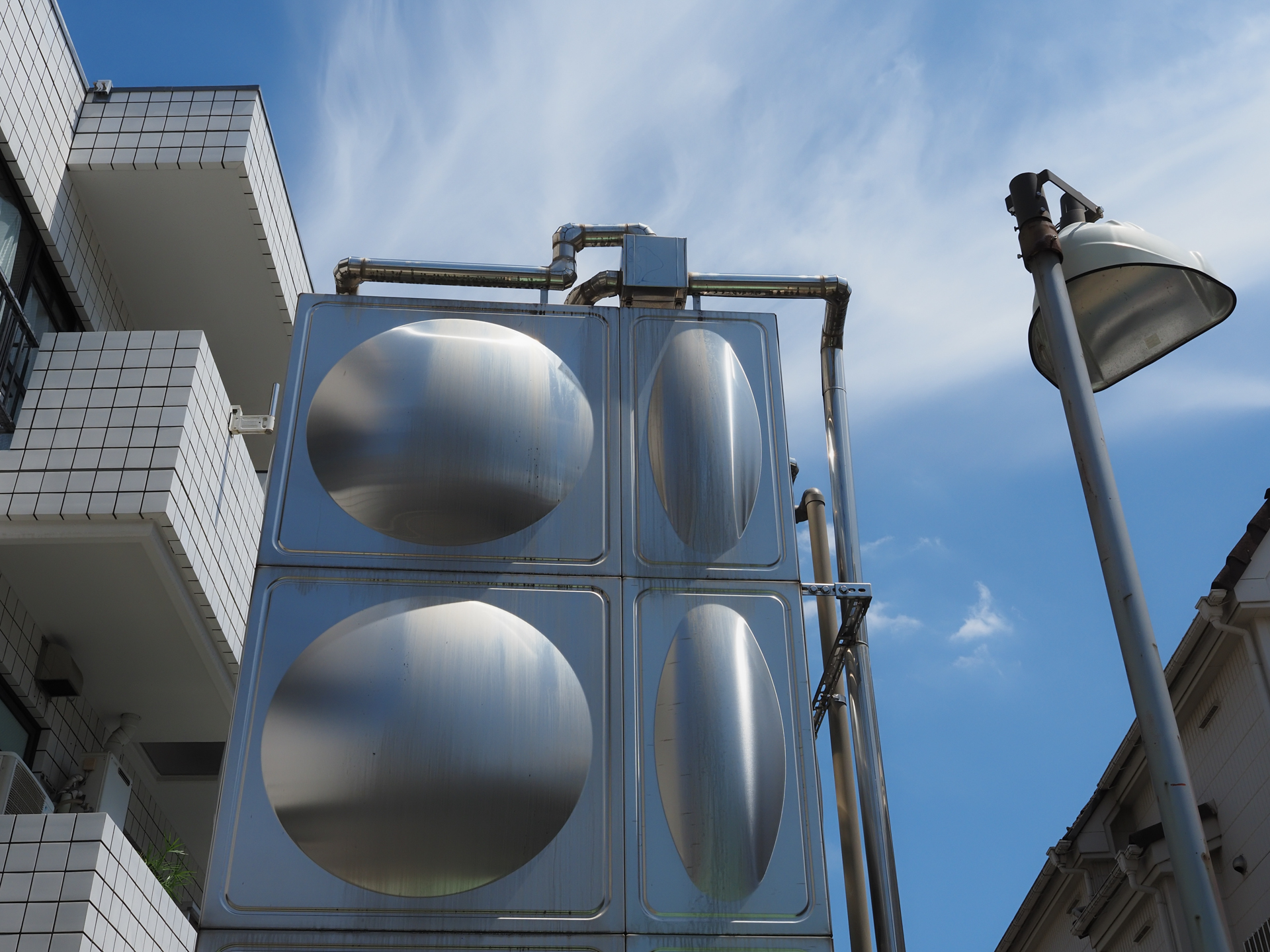 これもハイライトを再現するのは辛いかなあと思ったら問題なく。<br><span class="fnt-85">OM SYSTEM OM-5 Mark II／M.ZUIKO DIGITAL ED 12-45mm F4.0 PRO／20mm（40mm相当）／プログラムAE（1/640秒、F11、±0.0EV）／ISO 400</span>