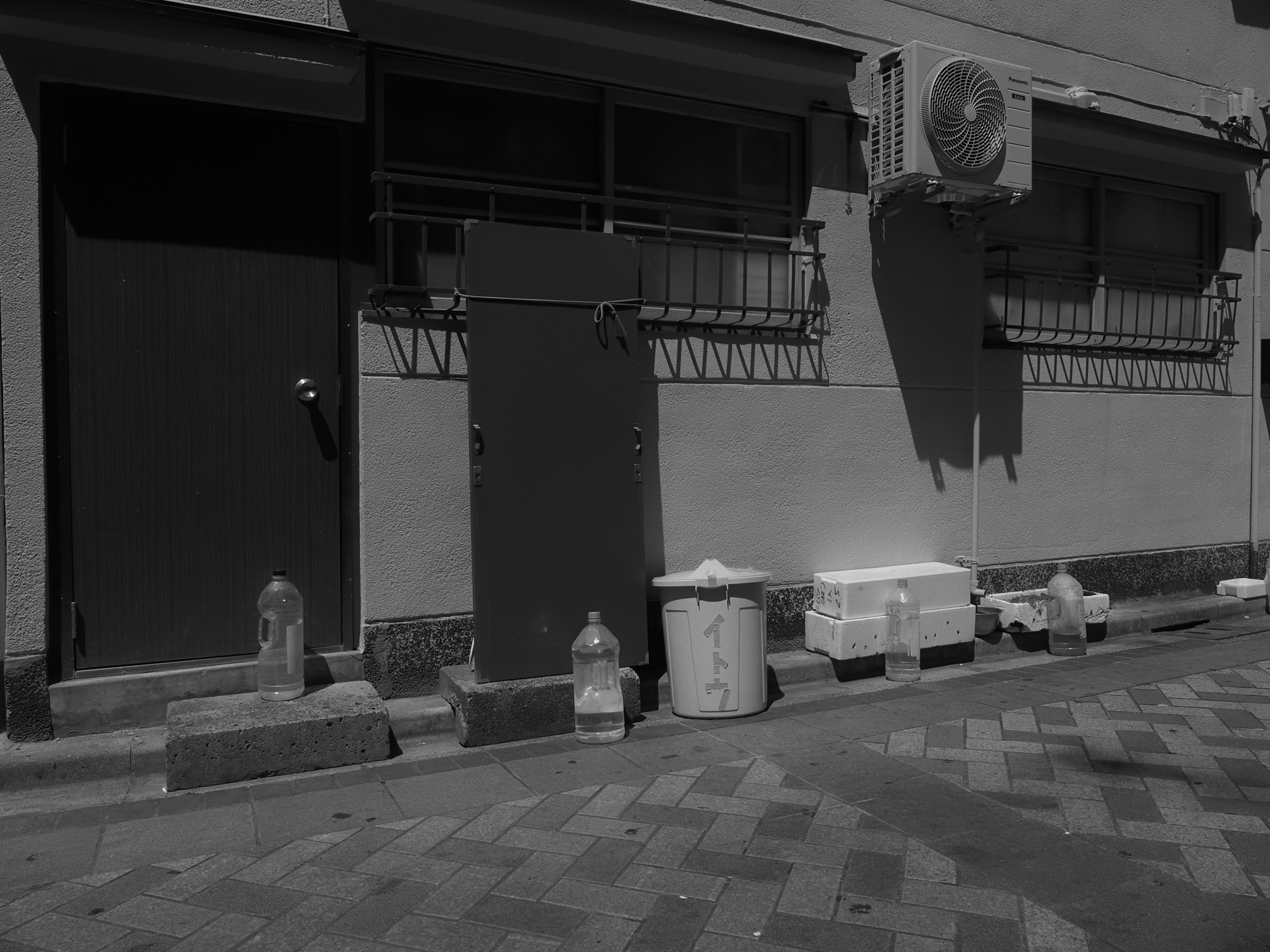 少しローキーっぽく“現像”してみたわけですが、それらしい雰囲気になりました。<br><span class="fnt-85">OM SYSTEM OM-5 Mark II／M.ZUIKO DIGITAL ED 12-45mm F4.0 PRO／12mm（24mm相当）／プログラムAE（1/640秒、F11、−0.7EV）／ISO 400</span>