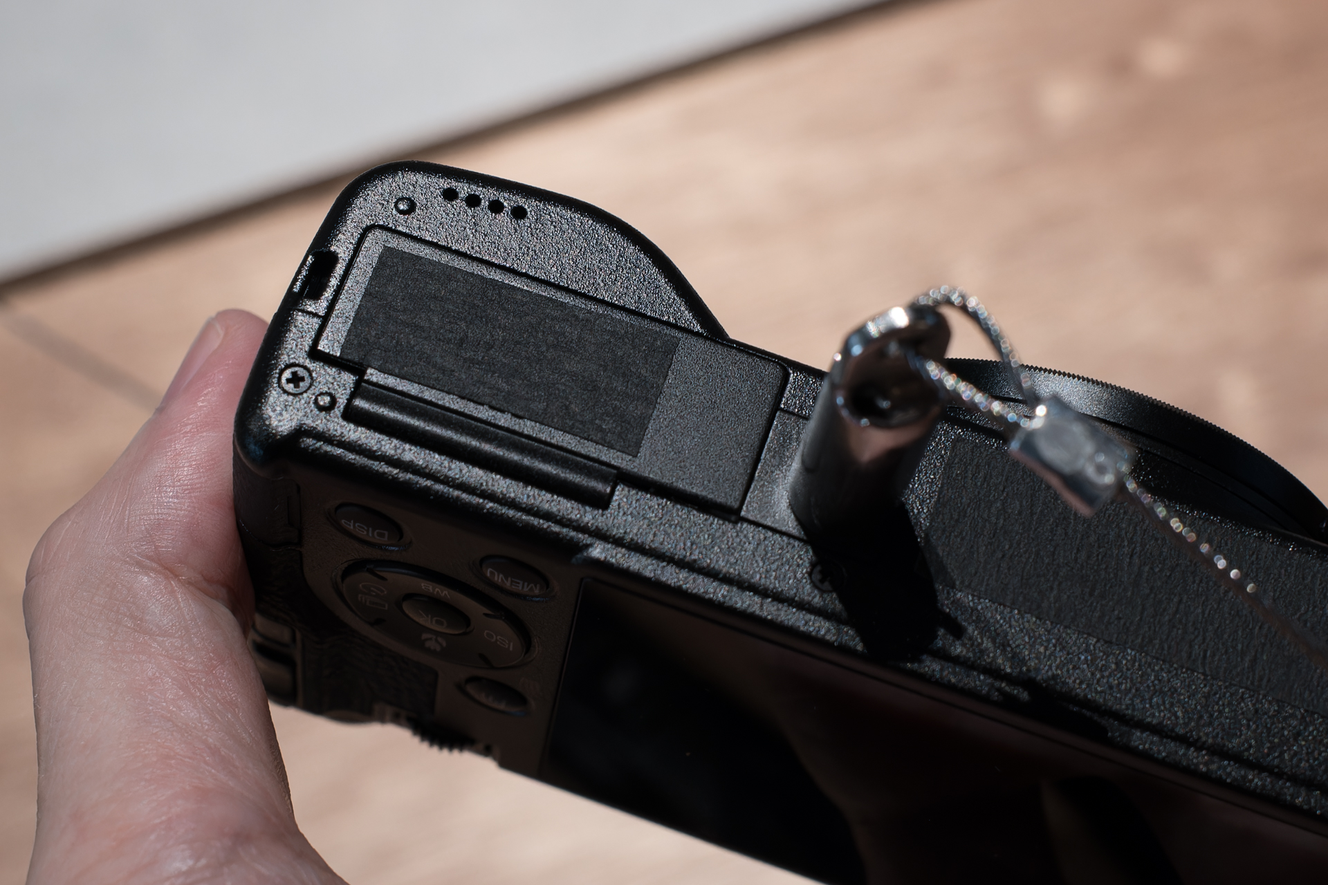 バッテリー室をチェックすることはできなかったが、新型バッテリーの採用が明らかにされている