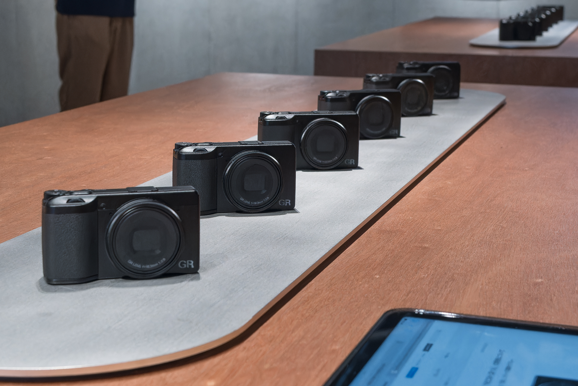 イベント当日に限り、GR SPACE TOKYOに12台のGR IVが並んだ