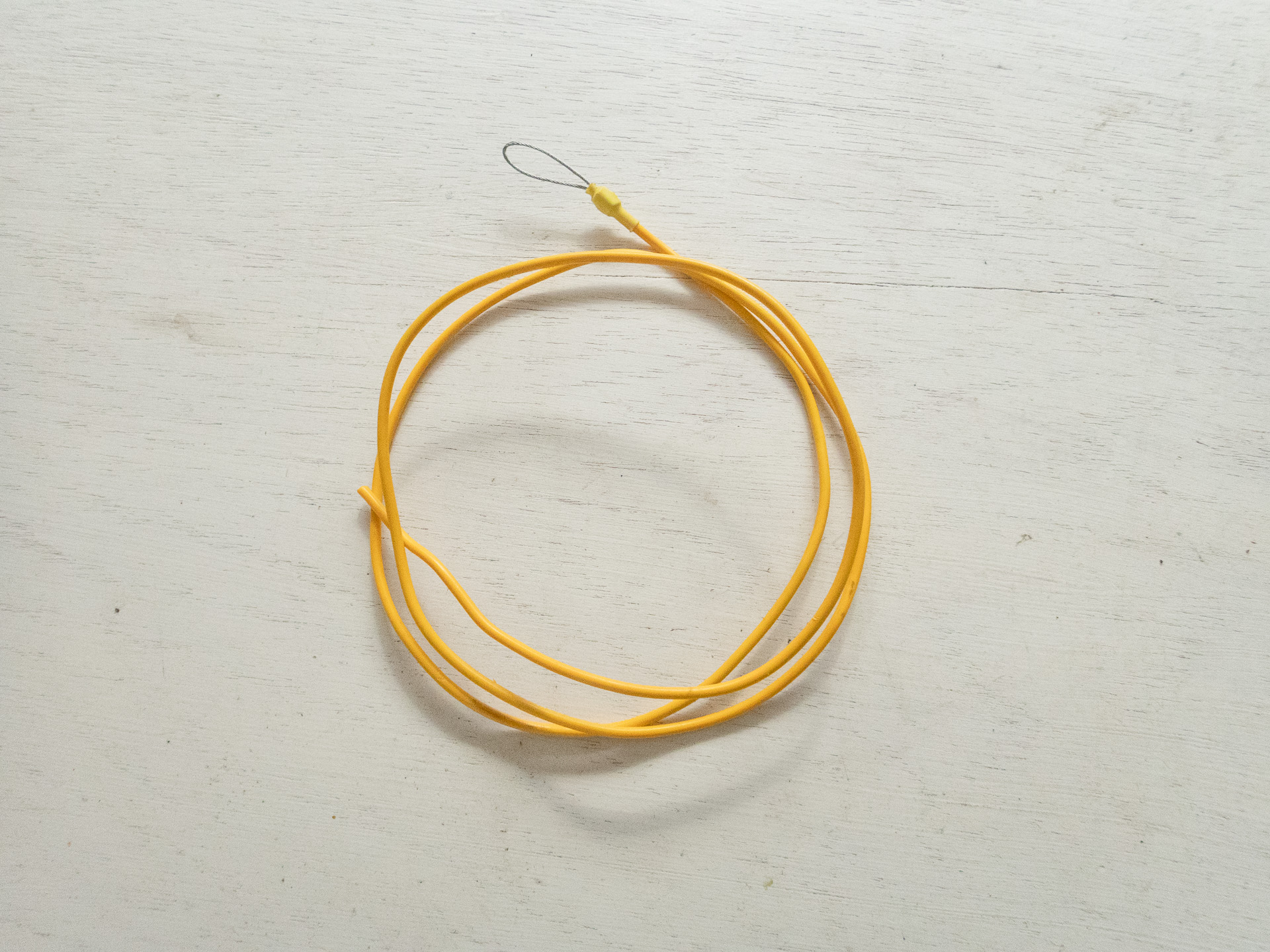 エーモン配線ガイド。これは必ず必要