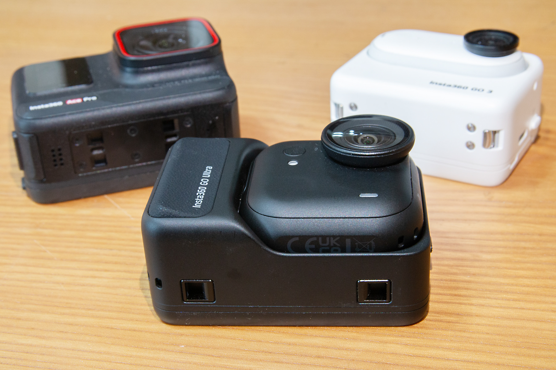 左からInsta360 Ace Pro、Insta360 GO Ultra、Insta360 GO 3S