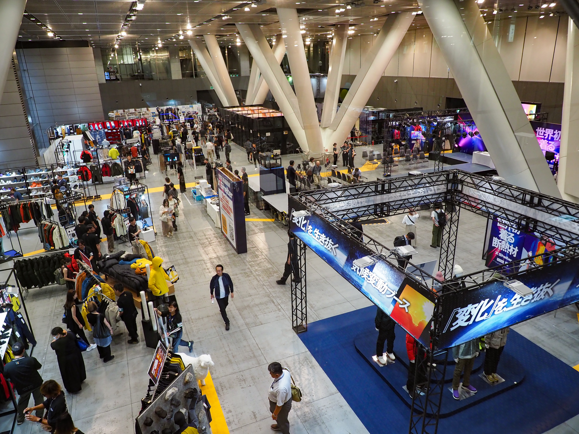 広さ5,000㎡の会場を“ワークマンで埋めた”