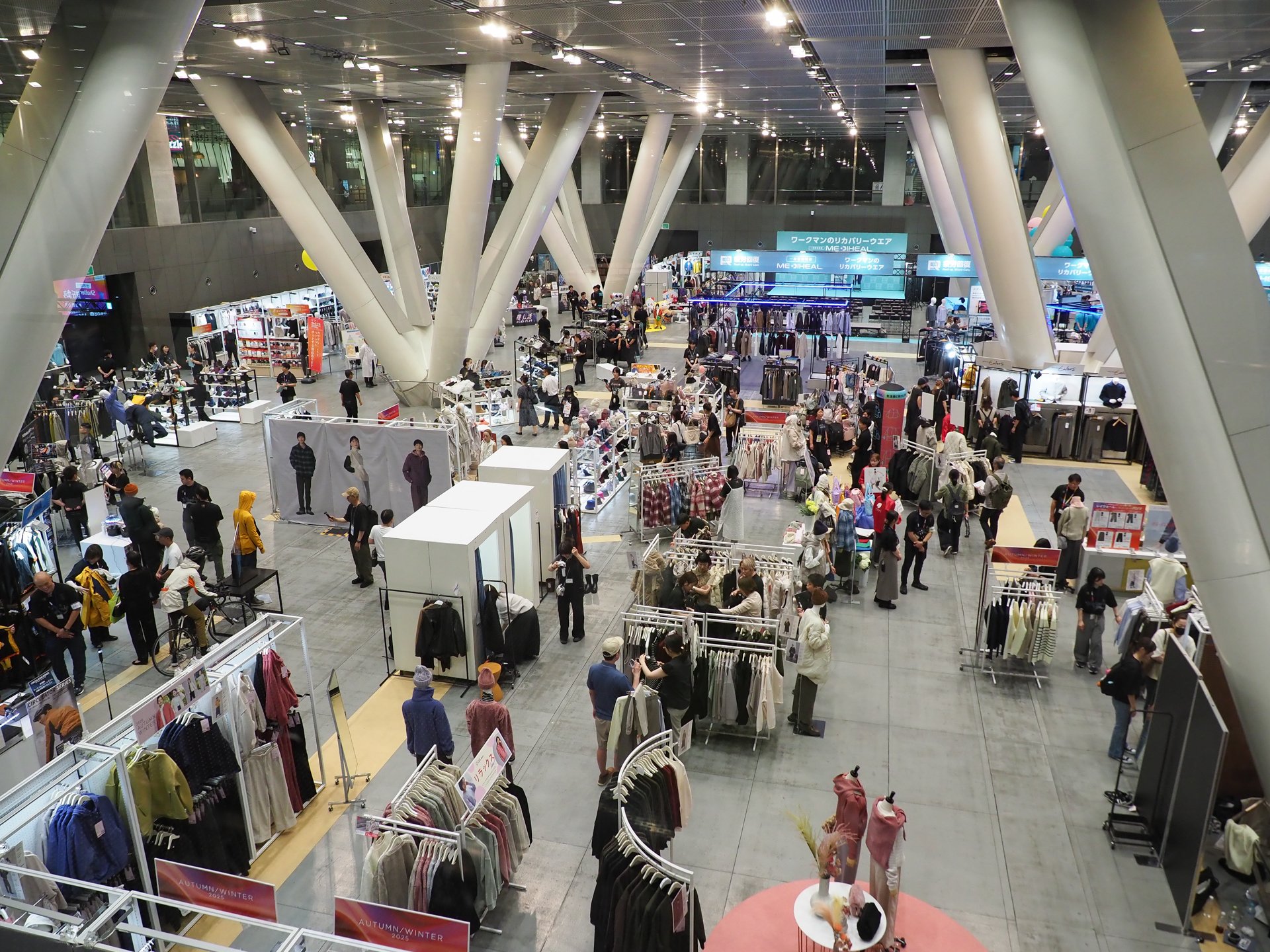 広さ5,000㎡の会場を“ワークマンで埋めた”