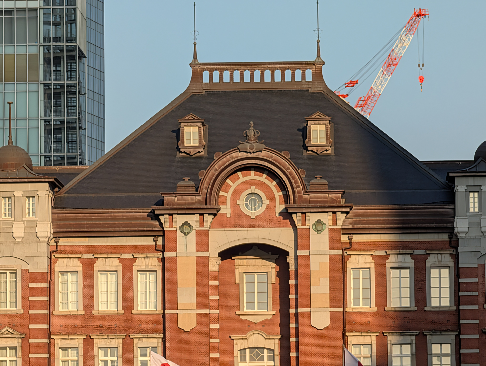 望遠カメラをデジタルズームで2倍に<br><span class="fnt-85">Pixel 10 Pro／17.906mm（240mm相当）※デジタルズーム／1/800秒／F2.8／ISO 44</span>