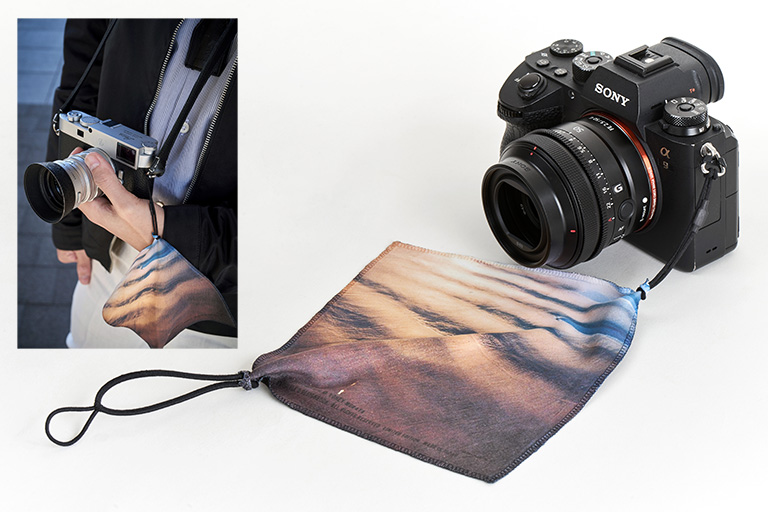 レンズスカーフ「Time Drips」。通常価格4,290円のところ3,800円に