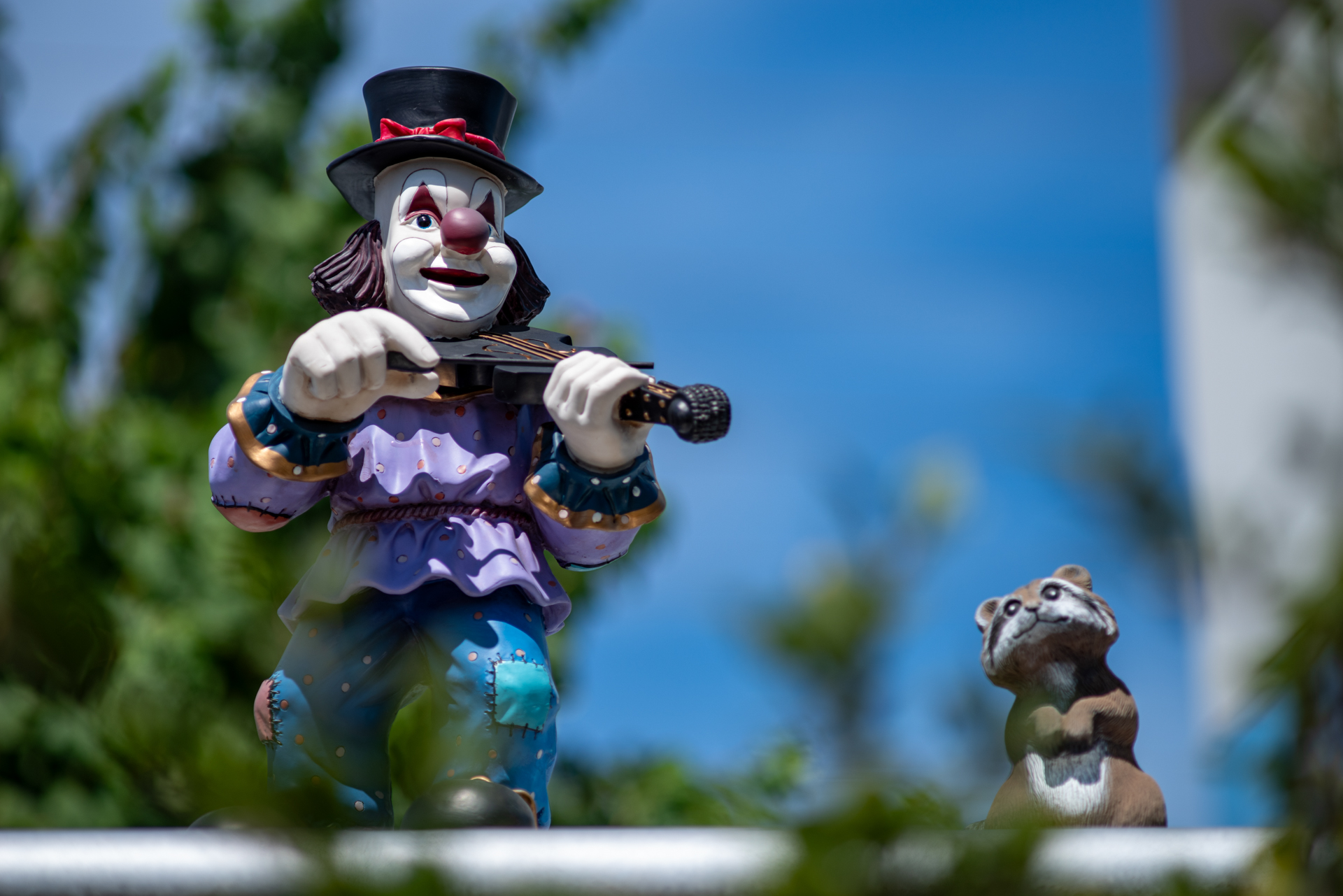 200mmの単体レンズにこのところこだわっているのは、復刻された柳沢信さんの写真集「都市の軌跡」の影響かもしれません。古いレンズですが、線が細く、ヌケのよい描写です。<span class="fnt-85">PENTAX K-1 Mark II／smc PENTAX FA☆200mm F2.8 ED [IF]／200mm／絞り優先AE（1/1,600秒、F3.5、−0.7EV）／ISO 100</span>