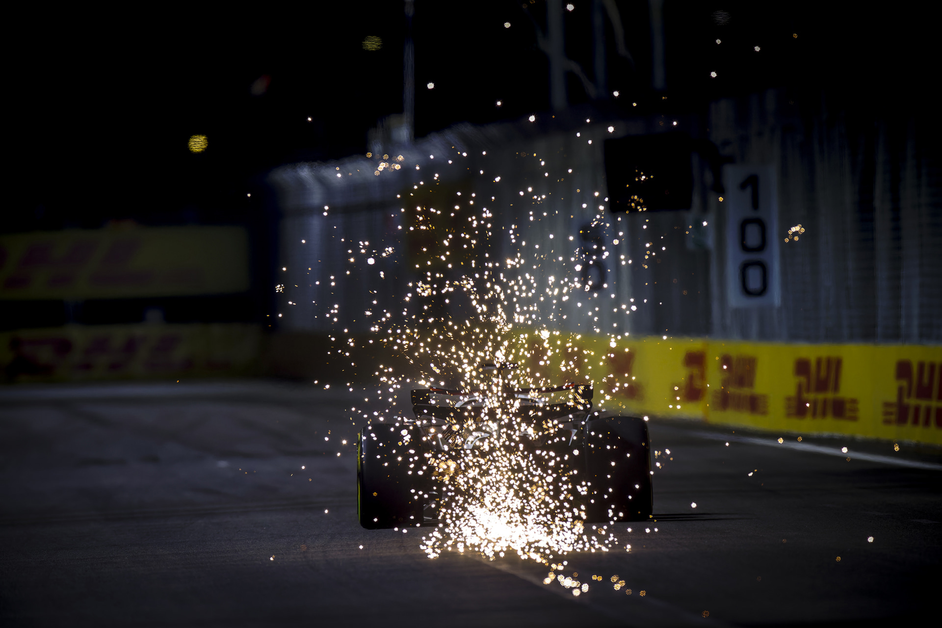 <span class="fnt-85">キヤノン EOS R1／RF400mm F2.8 L IS USM＋EXTENDER RF2x／800mm／マニュアル露出（F5.6、1/1,000秒）／ISO 2500／WB：太陽光</span>