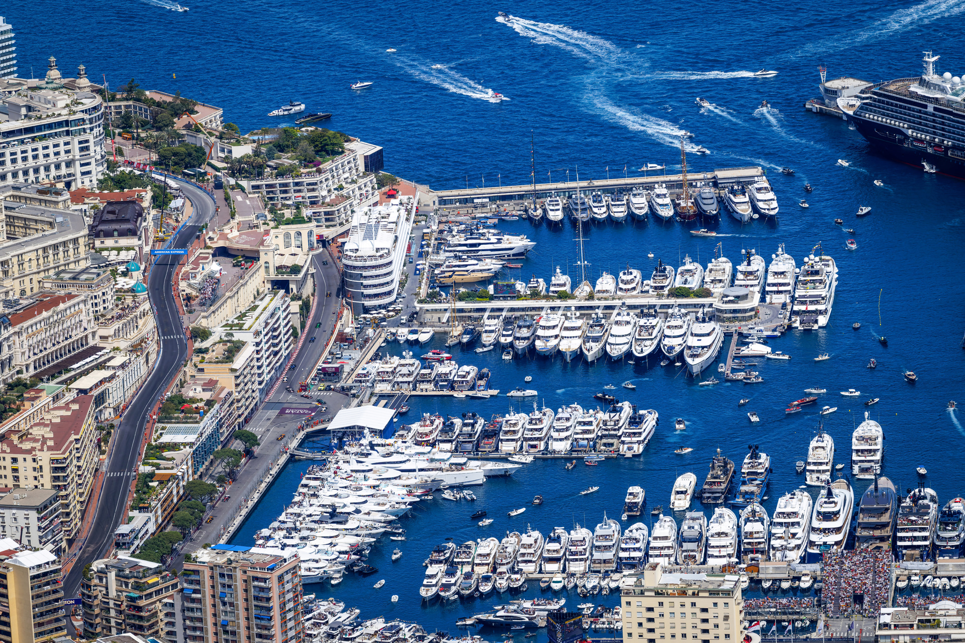 <span class="fnt-85">キヤノン EOS R5 Mark II／RF70-200mm F2.8 L IS USM Z／200mm／マニュアル露出（F8、1/2,000秒）／ISO 500／WB：太陽光</span>