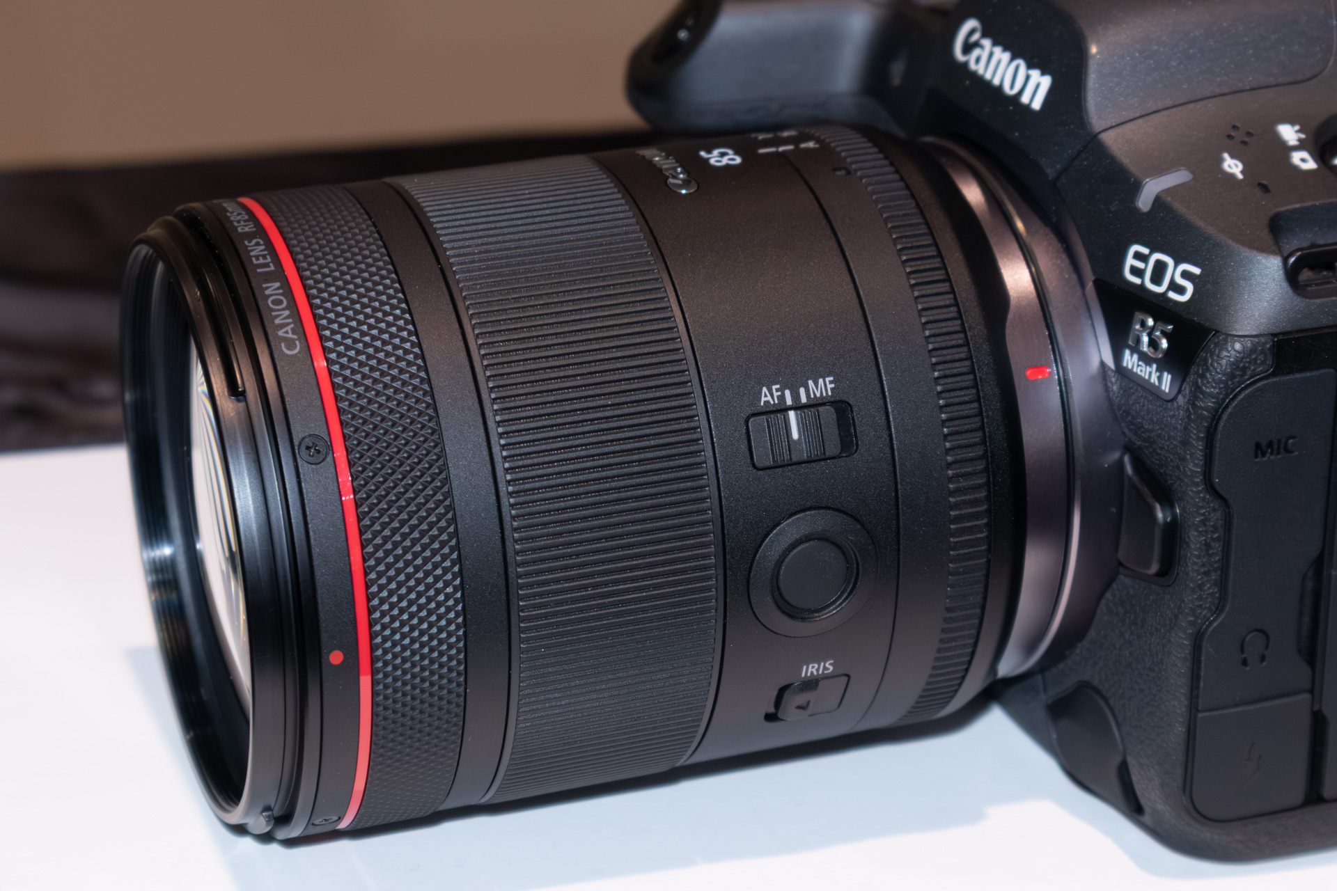 絞りリングも備える