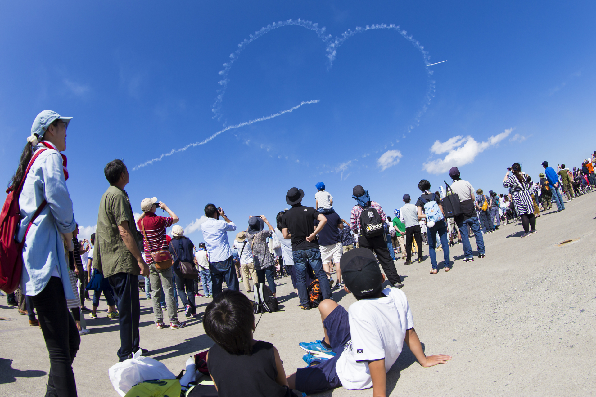 青空であればキューピッドやスター・クロスなどの描きものも楽しめる（2017年撮影）