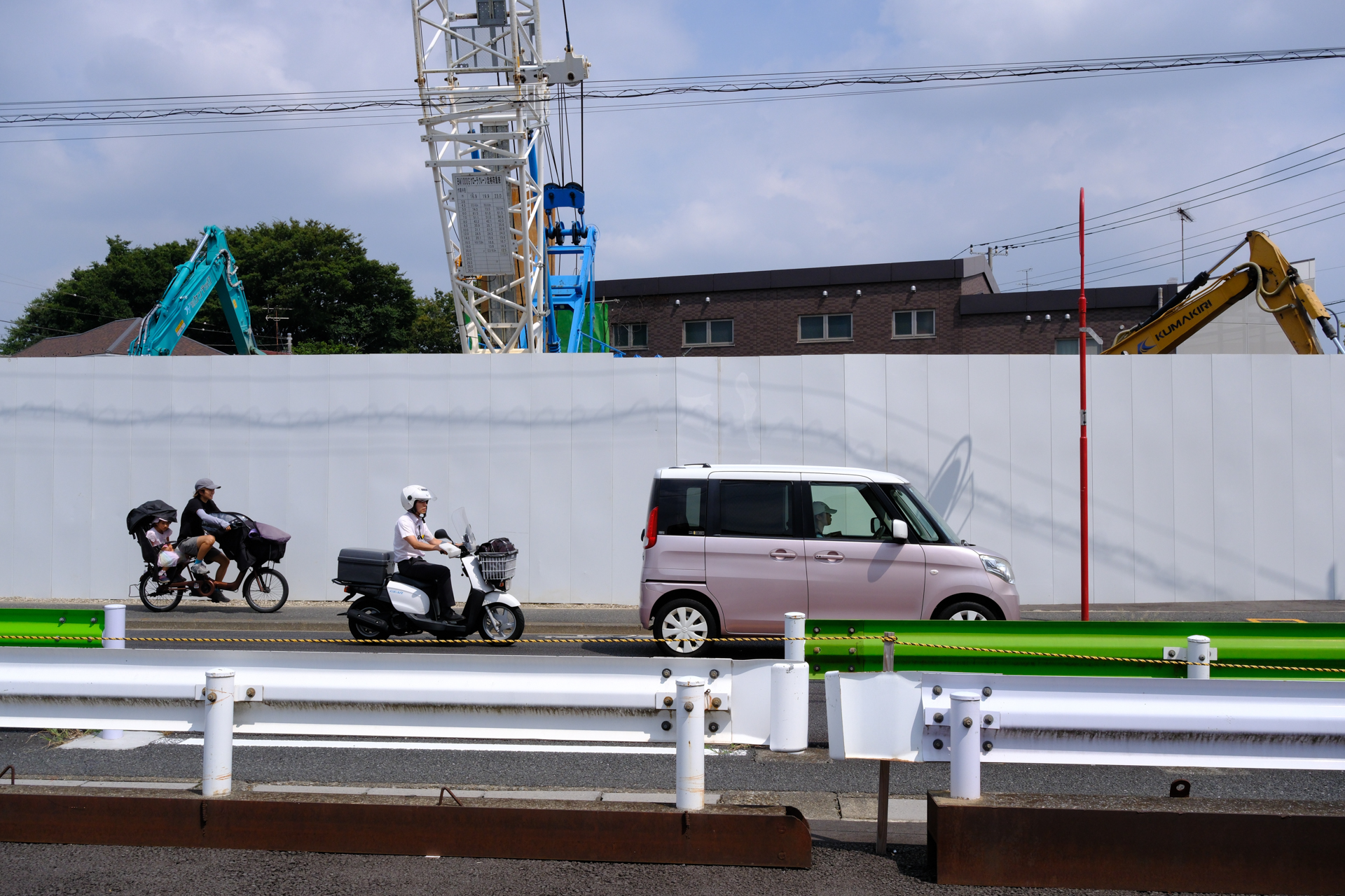 これもフラットな条件で、眠い印象になりそうでしたが、ハイライトをうまく落ち着かせている感じがしますね。<br><span class="fnt-85">富士フイルム X-E5／XF23mmF2.8 R WR／23mm（35mm相当）／絞り優先AE（1/1,800秒、F8.0、±0.0EV）／ISO 400／フィルムシミュレーション: PROVIA/スタンダード</span>