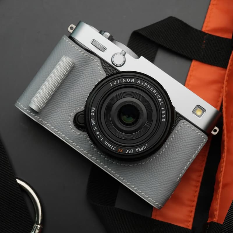 本革・デニムから素材を選べる「FUJIFILM X-E5」用のボディケース
