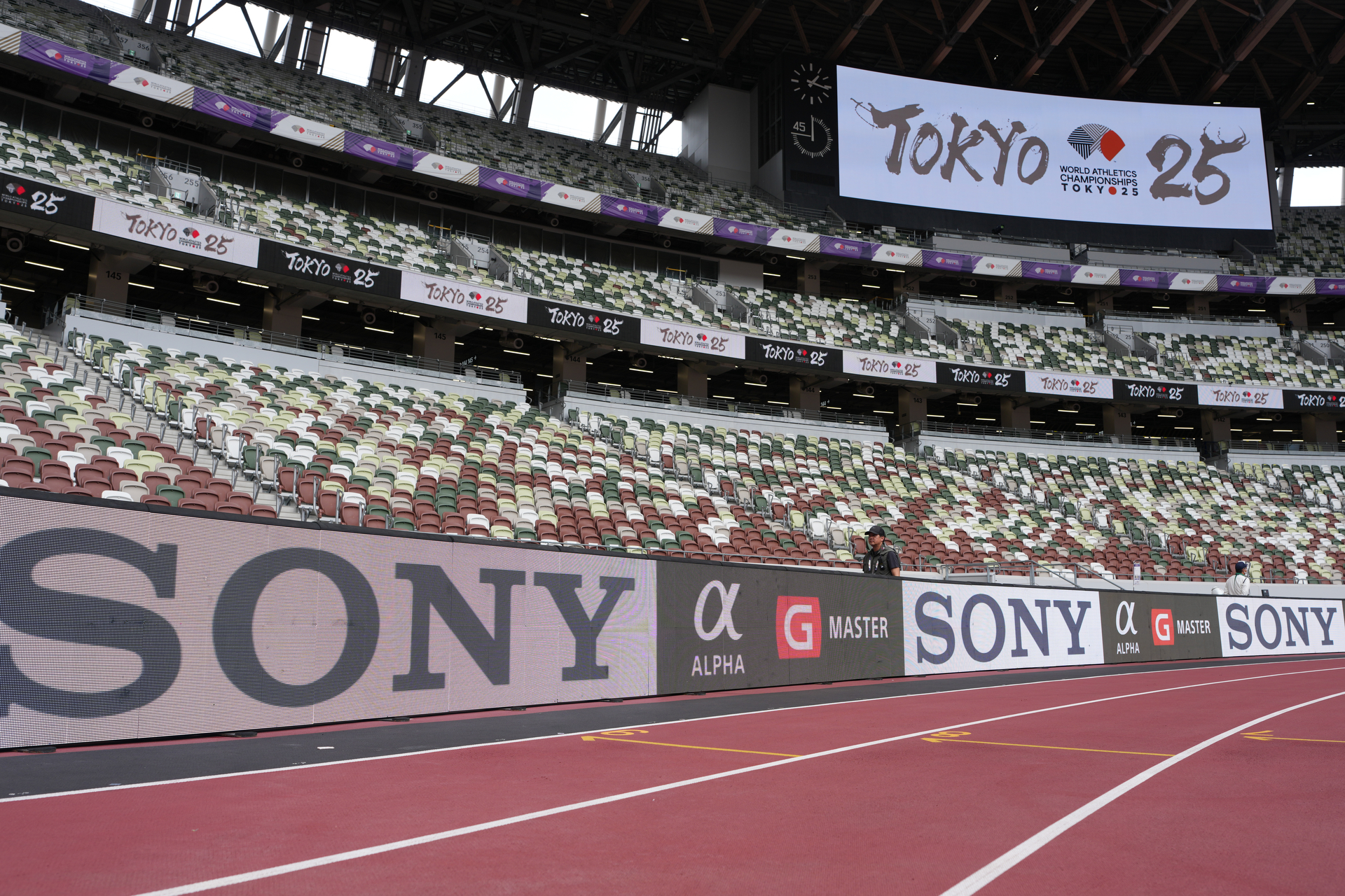 レーン外周にはソニーの文字が